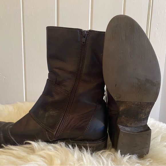 CORDANI Italian Leather Boots - Picture 5 of 8